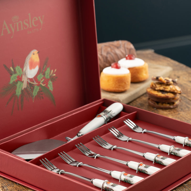 Aynsley Christmas Robin 7 Piece Pastry Set