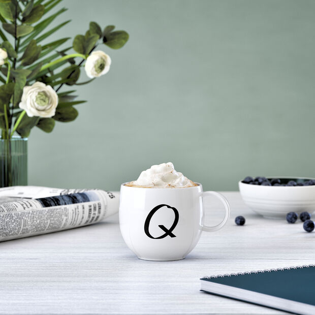 Villeroy and Boch Letters Mug Q