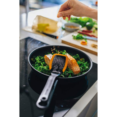Fiskars Functional Form Utensils Swivel blade peeler 1014419